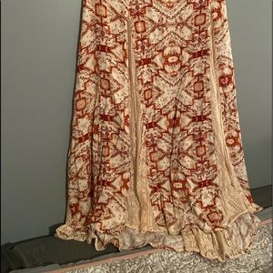 Elastic waist maxi skirt with lace detail. Worn once and in perfect shape! XL